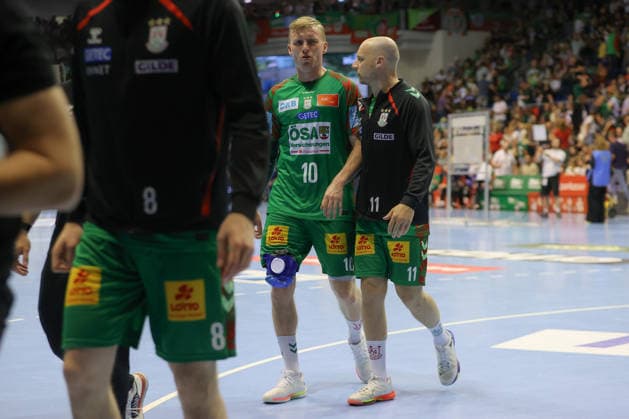 Handball, HBL, SC Magdeburg - VfL Gummersbach #3 03.06.2026, xtgx, Handball, Daikin HBL, SC Magdeburg - VfL Gummersbach v.l. Gisli Thorgeir Kristjansson (Magdeburg, 10) verletzt Verletzung Magdeburg