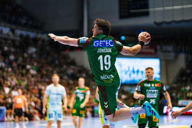 Handball, HBL, SC Magdeburg - VfL Gummersbach #3 Deutschland: HBL DAIKIN Handball Bundesliga 2025 - 2026, 33. Spieltag - SC Magdeburg vs VfL Gummersbach - GETEC Arena (Magdeburg): Elvar Örn Jonsson (SC Magdeburg, 19) am Ball Copyright: xTomxLauruschkatx