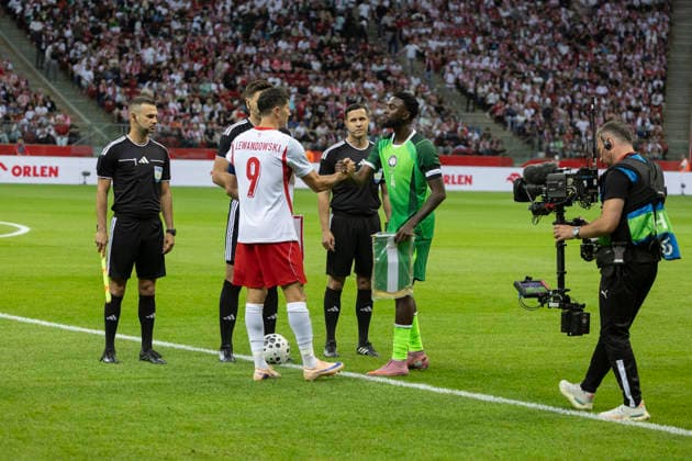 Fußball, Testspiel, Polen - Nigeria Poland - Nigeria 03.06.2026 football, Warsaw, PGE National Stadium, FIFA , friendly international game match Poland - Nigeria ( mecz towarzyski, pilka nozna, Polska - Nigeria ) image shows: Robert Lewandowski (9) Wilfred Ndidi (R) photo Katarzyna Plewczynska Fotostyk Copyright: xKatarzynaxPlewczynskax 20260603FCTKPKAPL7151