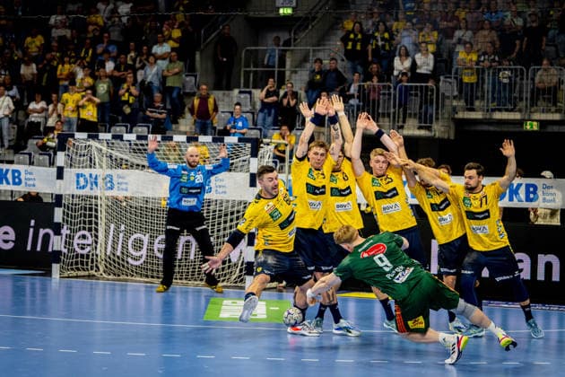 Handball, HBL, Rhein-Neckar Löwen - TSV Hannover-Burgdorf #6 03.06.2026, xdaymx, Handball Daikin HBL, Rhein Neckar Loewen - TSV Hannover-Burgdorf letzte Spielaktion in der 60. Minute. Freiwurf, der von Vilhelm Poulsen (TSV Hannover-Burgdorf) nicht verwandelt wird. (DFL DFB REGULATIONS PROHIBIT ANY USE OF PHOTOGRAPHS as IMAGE SEQUENCES and or QUASI-VIDEO) Mannheim