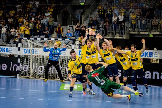 Handball, HBL, Rhein-Neckar Löwen - TSV Hannover-Burgdorf #6 03.06.2026, xdaymx, Handball Daikin HBL, Rhein Neckar Loewen - TSV Hannover-Burgdorf letzte Spielaktion in der 60. Minute. Freiwurf, der von Vilhelm Poulsen (TSV Hannover-Burgdorf) nicht verwandelt wird. (DFL DFB REGULATIONS PROHIBIT ANY USE OF PHOTOGRAPHS as IMAGE SEQUENCES and or QUASI-VIDEO) Mannheim