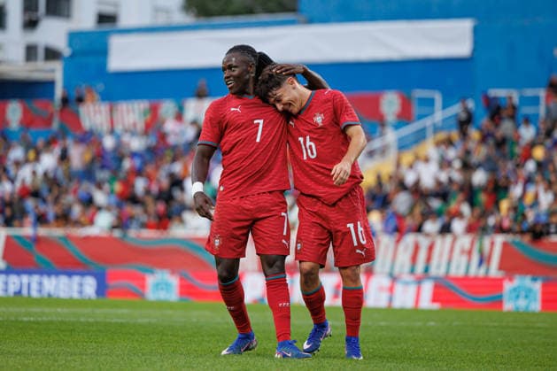 Fußball, U21, Testspiel, Portugal - Nordirland #2 Geovany Quenda and Goncalo Moreira Celebrating after goal during International Friendly, Länderspiel, Nationalmannschaft U21, U 21 game between teams of Portugal and North Ireland at Estadio Antonio Coimbra da Mota (Luis Loureiro Ball Raw Images PT) Oeiras Estadio Antonio Coimbra da Mota Portugal Copyright: xLuisxLoureirox LLOU0592