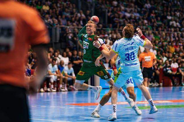 Handball, HBL, SC Magdeburg - VfL Gummersbach #3 Deutschland: HBL DAIKIN Handball Bundesliga 2025 - 2026, 33. Spieltag - SC Magdeburg vs VfL Gummersbach - GETEC Arena (Magdeburg): Gisli Kristjansson (SC Magdeburg, 10) am Ball Copyright: xTomxLauruschkatx