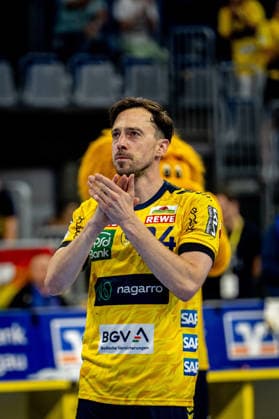03.06.2026, xdaymx, Handball Daikin HBL, Rhein Neckar Loewen - TSV Hannover-Burgdorf Patrick Groetzki (Rhein-Neckar Löwen) bedankt sich nach dem letzten Heimspiel bei den Fans (DFL DFB REGULATIONS PROHIBIT ANY USE OF PHOTOGRAPHS as IMAGE SEQUENCES and or QUASI-VIDEO) Mannheim