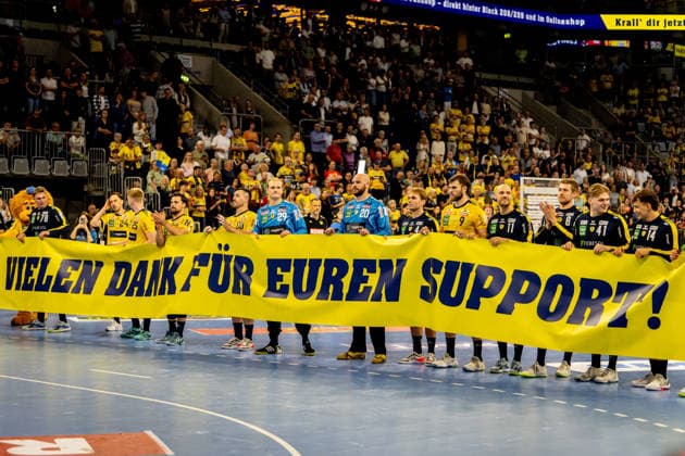 Handball, HBL, Rhein-Neckar Löwen - TSV Hannover-Burgdorf #6 03.06.2026, xdaymx, Handball Daikin HBL, Rhein Neckar Loewen - TSV Hannover-Burgdorf Die Mannschaft bedankt sich bei den Heimfans für den Support (DFL DFB REGULATIONS PROHIBIT ANY USE OF PHOTOGRAPHS as IMAGE SEQUENCES and or QUASI-VIDEO) Mannheim
