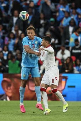 Fußball, Testspiel, DR Kongo - Dänemark #3 Congolese Steve Kapuadi and Danish Adam Daghim fight for the ball during a friendly soccer game between the national teams of DR Congo and Denmark, Wednesday 03 June 2026 in Liege, in preparation of the upcoming the 2026 World Cup. BRUNOxFAHY  x175856072x