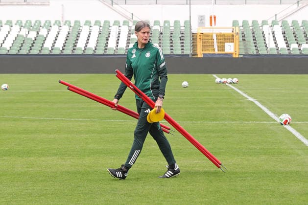 Fußball, Frauen, U23, Nationalteam Deutschland, Training DFB-U23-Frauen: Training der Nationalmannschaft Deutschland, 03.06.26 Co-Trainerin Kerstin Garefrekes. Fußball, DFB-U23-Frauen: Nationalmannschaft Deutschland trainiert am 03.06.26 im Alfred-Kunze-Sportpark Leipzig-Leutzsch. Copyright: xBEAUTIFULxSPORTS JanxKaeferx