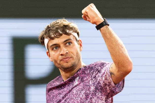 2026 French Open - Day Eleven Flavio Cobolli reacts during his men s singles match against Felix Auger-Aliassime on day 11 of the French Open tennis tournament on Court Philippe Chatrier at the Roland-Garros Complex in Paris, France. Paris France  Copyright: xIbrahimxEzzatx originalFilename:ezzat-notitle260603_np5uL.jpg