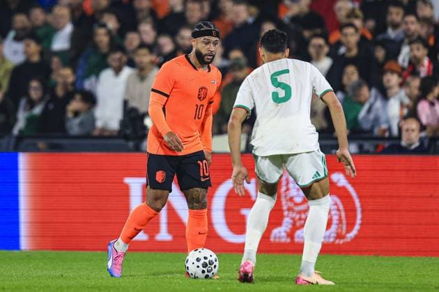 ROTTERDAM , 03-06-2026 , Stadium Feijenoord de Kuip , season 2025 2026 , FIFA International football , friendly match between The Netherlands and Algeria , picture shows Netherlands player Memphis Depay and Algeria player Zineddine Belaid Netherlands - Algeria (friendly)  x204135782x Copyright: