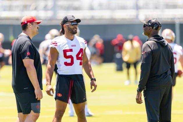 SANTA CLARA, CA - JUNE 03: Fred Warner 54 of the San Francisco 49ers interacts with staff during a team OTA practice at SAP Performance Facility on June 3, 2026 in Santa Clara, CA. (Photo by Matthew Huang Icon Sportswire) NFL, American Football Herren, USA JUN 03 San Francisco 49ers OTA EDITORIAL USE ONLY Icon260603012