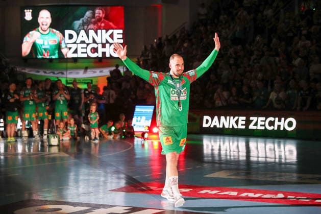03.06.2026, xgox, Handball - Daikin HBL SC Magdeburg - VfL Gummersbach emspor, v.l. Tim Zechel (Magdeburg, 9) abschied, Verabschiedung Magdeburg