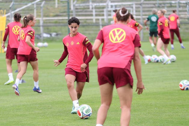 DFB-U23-Frauen: Training der Nationalmannschaft Deutschland, 03.06.26 Dilara Acikgöz (3, Deutschland U23, Eintracht Frankfurt). Fußball, DFB-U23-Frauen: Nationalmannschaft Deutschland trainiert am 03.06.26 im Alfred-Kunze-Sportpark Leipzig-Leutzsch. Copyright: xBEAUTIFULxSPORTS JanxKaeferx
