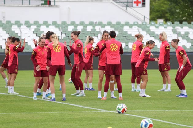 DFB-U23-Frauen: Training der Nationalmannschaft Deutschland, 03.06.26 Gute Laune beim Training. Fußball, DFB-U23-Frauen: Nationalmannschaft Deutschland trainiert am 03.06.26 im Alfred-Kunze-Sportpark Leipzig-Leutzsch. Copyright: xBEAUTIFULxSPORTS JanxKaeferx