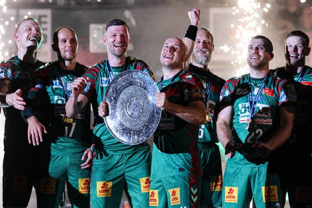Daniel Pettersson (SC Magdeburg,11) mit der Meisterschale - Handball Bundesliga Saison 2025-2026 SC Magdeburg vs. VfL Gummersbach in der GETEC Arena in Magdeburg - Aktion,Handball,Deutschland,03.06.2026