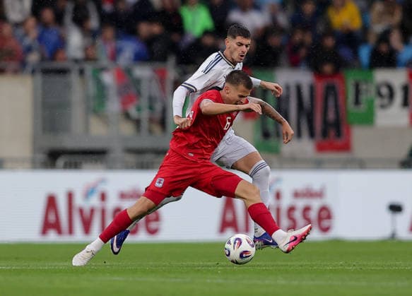 Tomas Moreira Cruz (Luxemburg 6) im Zweikampf mit Luca Lipani (Italien 5) Fussball, Saison 2025-2026, Freundschaftsspiel, Länderspiel 03.06.2026 Nationalmannschaft Luxemburg - Italien (LUX vs ITA) Stade de Luxembourg, Luxemburg