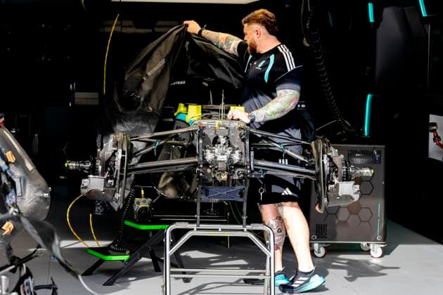 MONACO - Mechanics at work on the car of Formula 1 driver George Russell of Mercedes AMG-Petronas Formula One Team during the Formula 1 Monaco Grand Prix on the Monaco Street Circuit on June 4, 2026 in Monaco, Monaco. (Photo by DeFodi Images) -