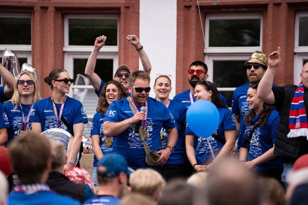 Meisterfeier der HSG Blomberg-Lippe, 3.6.2026, Saision 2025 2026, Blomberg Steffen Birkner (HSG Blomberg-Lippe, Trainer) feiert den Titel als deutscher Meister Blomberg Marktplatz Blomberg Deutschland