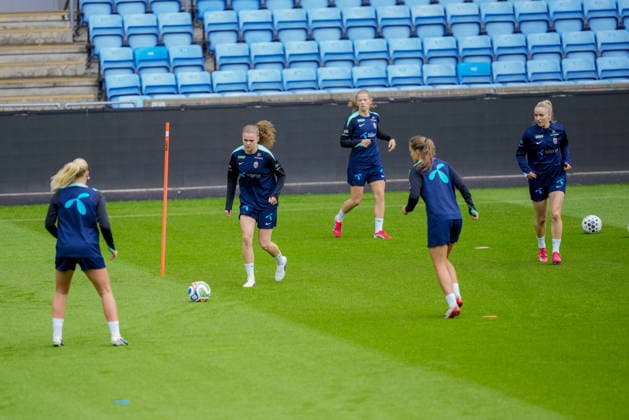 Womens national football team Oslo 20260604 Signe Gaupset and Justine Kielland prepare for the World Cup qualifier against Germany at Ullevaal Stadium Photo Javad Parsa NTB Oslo Norway EDITORIAL USE ONLY RESTRICTED USE FOR BETTING COMPANIES  Copyright: xJavadxParsax xNTBx