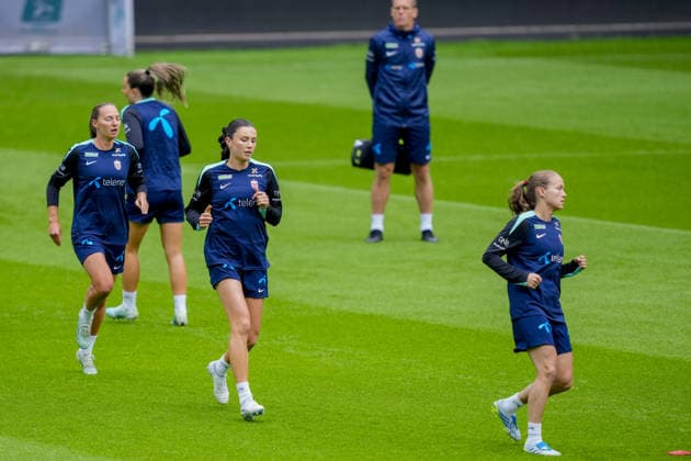 Women s national football team Oslo 20260604 Marit Bratberg Lund, Ingrid Syrstad Engen and Guro Reiten prepare for the World Cup qualifier against Germany at Ullevaal Stadium Photo Javad Parsa NTB Oslo Norway EDITORIAL USE ONLY RESTRICTED USE FOR BETTING COMPANIES  Copyright: xJavadxParsax xNTBx