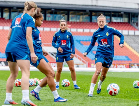 GOTHENBURG, SWEDEN 20260604 Johanna Ryttin Karneryd and Filippa Angeldahl during Thursday s training with the women s national team, Nationalteam at Ullevi ahead of the upcoming World Cup qualifier against Denmark. GÖTEBORG SWEDEN x9200x