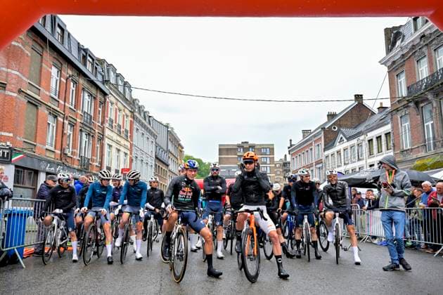 Tour de Wallonie 2026 Stage 4 EUPEN, BELGIUM - JUNE 04 : Heiduk Kim (GER) of Netcompany INEOS, Pithie Laurence (NZL) of Red Bull BORA Hansgrohe at the start line during stage 4 of the 47th edition of Ethias Tour de Wallonie an UCI ProSeries 2.Pro cycling road race stage for Men Elite of 166.7 km with start in Dison and finish in Eupen on June 4, 2026 in Eupen, Belgium, 04 06 2026 ( Motordriver Pieter Van Herzele - Eupen Belgium  Copyright: xSesx