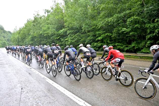 Tour de Wallonie 2026 Stage 4 EUPEN, BELGIUM - JUNE 04 : Illustration picture of the peloton during stage 4 of the 47th edition of Ethias Tour de Wallonie an UCI ProSeries 2.Pro cycling road race stage for Men Elite of 166.7 km with start in Dison and finish in Eupen on June 4, 2026 in Eupen, Belgium, 04 06 2026 ( Motordriver Pieter Van Herzele - Eupen Belgium  Copyright: xSesx