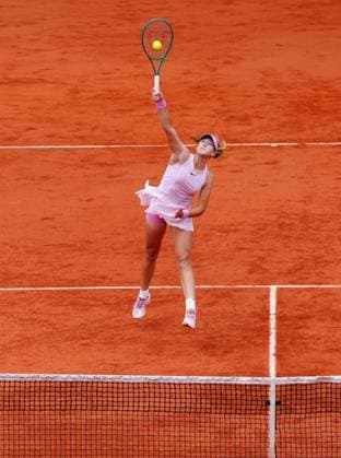 Mirra Andreeva with an overhead smash to race into a 3-0 first set lead French Open Tennis, Day Twelve, Tennis, Roland Garros, Paris, France - 04 Jun 2026Paris Roland Garros France EDITORIAL USE ONLY No use with unauthorised audio, video, data, fixture lists, club league logos or live services. Online in-match use limited to 120 images, no video emulation. No use in betting, games or single club league player publications.  Copyright: xJavierxGarcia Shutterstockx 16906558i