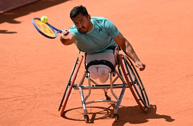 2026 French Open (Roland-Garros) - Day 12 PARIS, FRANCE - JUNE 04: Ahmet Kaplan of Turkiye and Sam Schroder of Netherlands (not seen) compete during the Men s Wheelchair Singles semifinal match at the French Open (Roland Garros) Grand Slam tennis tournament in Paris, France on June 04, 2026. Burak Akbulut Anadolu Paris France. Editorial use only. Please get in touch for any other usage.  Copyright: x2026xAnadoluxBurakxAkbulutx