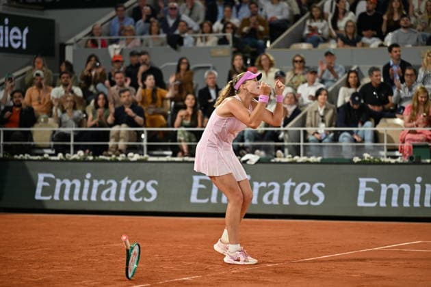 2026 French Open (Roland-Garros) - Day 12 PARIS, FRANCE - JUNE 4: Mirra Andreyeva celebrates after winning against Marta Kostyuk (not seen) of Ukraine during women s Singles semi-final match of the 2026 French Open at Philippe-Chatrier Court in Paris, France on June 4, 2026. Mustafa Yalcin Anadolu Paris France. Editorial use only. Please get in touch for any other usage.  Copyright: x2026xAnadoluxMustafaxYalcinx