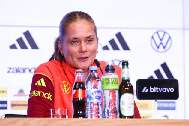 Köln, Deutschland: 04.06. 2026 - Training der DFB Frauen - Abschlusspressekonferenz vor dem WM Qualifikationsspiel Deutschland vs. Norwegen Im Bild: Sjoeke Nüsken Nuesken (Deutschland) bei der Abschlusspressekonferenz in Köln Copyright: HMBxMedia MadeleinexFantini