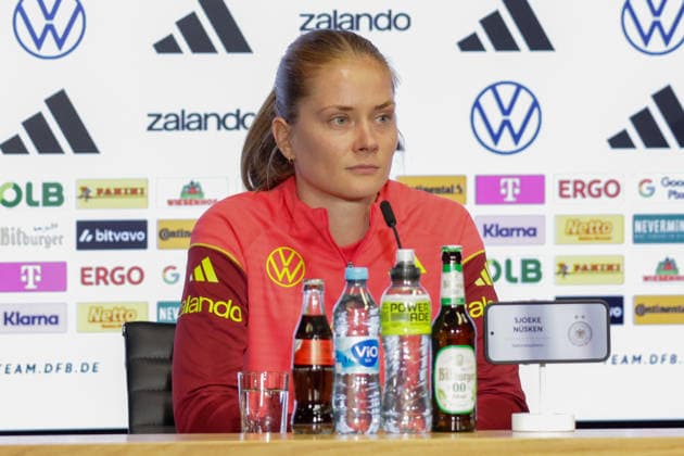 04.06.2026, xgrfx, Fussball DFB-Medientermine, Deutsche Frauennationalmannschaft - Pressekonferenz und Abschlusstraining v.l. Sjoeke Nüsken (Deutsche Frauennationalmannschaft) (DFL DFB REGULATIONS PROHIBIT ANY USE OF PHOTOGRAPHS as IMAGE SEQUENCES and or QUASI-VIDEO) Köln