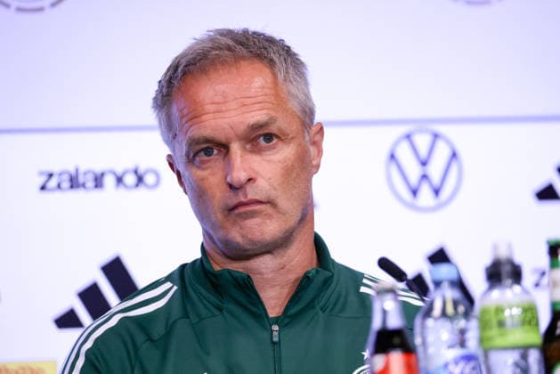 Köln, Deutschland: 04.06. 2026 - Training der DFB Frauen - Abschlusspressekonferenz vor dem WM Qualifikationsspiel Deutschland vs. Norwegen Im Bild: Bundestrainer Christian Wück Wueck (Deutschland) bei der Abschlusspressekonferenz in Köln Copyright: HMBxMedia MadeleinexFantini