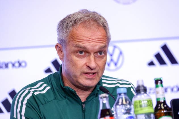 Köln, Deutschland: 04.06. 2026 - Training der DFB Frauen - Abschlusspressekonferenz vor dem WM Qualifikationsspiel Deutschland vs. Norwegen Im Bild: Bundestrainer Christian Wück Wueck (Deutschland) bei der Abschlusspressekonferenz in Köln Copyright: HMBxMedia MadeleinexFantini