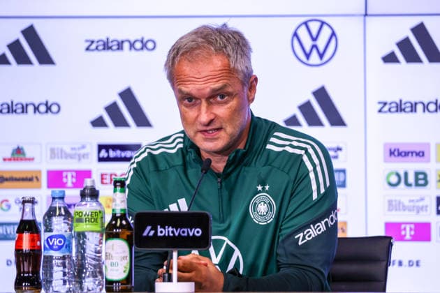 Köln, Deutschland: 04.06. 2026 - Training der DFB Frauen - Abschlusspressekonferenz vor dem WM Qualifikationsspiel Deutschland vs. Norwegen Im Bild: Bundestrainer Christian Wück Wueck (Deutschland) bei der Abschlusspressekonferenz in Köln Copyright: HMBxMedia MadeleinexFantini