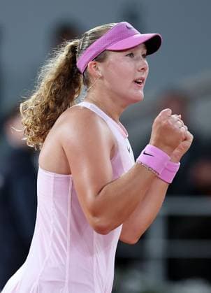 Mirra Andreeva of Russia celebrates on match point French Open Tennis, Day Twelve, Tennis, Roland Garros, Paris, France - 04 Jun 2026Paris Roland Garros France EDITORIAL USE ONLY No use with unauthorised audio, video, data, fixture lists, club league logos or live services. Online in-match use limited to 120 images, no video emulation. No use in betting, games or single club league player publications.  Copyright: xEllaxLing Shutterstockx 16906559a