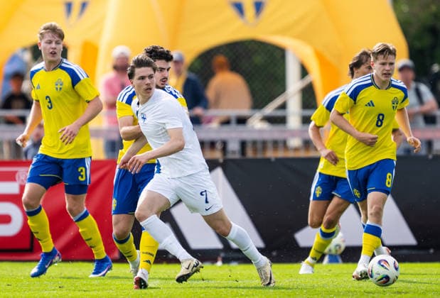 260604 Bleon Kurtulus of Sweden and Julius Körkkö of Finland during the under-21 International Friendly, Länderspiel, Nationalmannschaft football match between Sweden and Finland on June 4, 2026 in Kalmar. Photo: Suvad Mrkonjic BILDBYRAN COP 170 SM0468 fotboll football soccer fotball under-21 U21, U 21 sverige sweden finland bbeng Copyright: SUVADxMRKONJIC BB260604SM028
