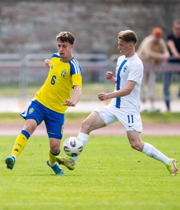 260604 Kenan Busuladzic of Sweden and Marius Söderbäck of Finland during the under-21 International Friendly, Länderspiel, Nationalmannschaft football match between Sweden and Finland on June 4, 2026 in Kalmar. Photo: Suvad Mrkonjic BILDBYRAN COP 170 SM0468 fotboll football soccer fotball under-21 U21, U 21 sverige sweden finland bbeng Copyright: SUVADxMRKONJIC BB260604SM032