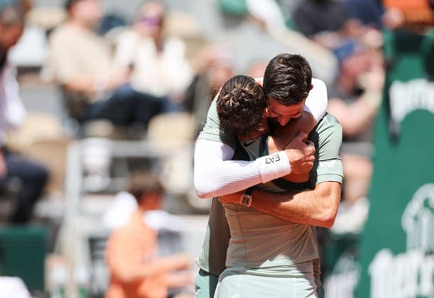 (260604) -- PARIS, June 4, 2026 -- Sara Errani (front) Andrea Vavassori celebrate after winning the mixed doubles final match between Sara Errani Andrea Vavassori of Italy and Gabriela Dabrowski (Canada) Evan King (the United States) at the French Open tennis tournament at Roland Garros, Paris, France, June 4, 2026. ) (SP)FRANCE-PARIS-TENNIS-FRENCH OPEN-MIXED DOUBLES-FINAL WuxHuiwo 
