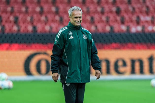Fussball, WM-Qualifikation Europa (Frauen) Saison 2026 Abschlusstraining Deutschland vor dem Spiel gegen Norwegen 04.06.2026, RheinEnergeieSTADION Christian Wück (Trainer, Deutschland) Köln RheinEnergieSTADION Nordrhein-Westfalen Deutschland