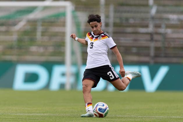 GER, Leipzig, DFB, Fussball, Frauenfussball, internationales Freundschaftsspiel, Deutschland U23 vs. Daenemark U23 im Bild v.l.: Dilara Acikgoez (Deutschland U23 03), Aktion mit Ball 04.06.2026, Alfred-Kunze Sportpark Leipzig DFB REGULATIONS PROHIBIT ANY USE OF PHOTOGRAPHS AS IMAGE SEQUENCES AND OR QUASI-VIDEO, Copyright: HMBxMedia PaulxFritz