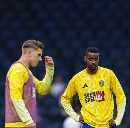 260604 Viktor Gyökeres and Alexander Isak of Sweden during warm-up ahead of the International Friendly, Länderspiel, Nationalmannschaft football match between Sweden and Greece on June 4, 2026 in Stockholm. Photo: Maxim Thore BILDBYRAN kod MT JM0822 bbeng fotboll football soccer fotball träningslandskamp international friendly sverige sweden sverige a grekland greece Copyright: MAXIMxTHORE BB260604MT010