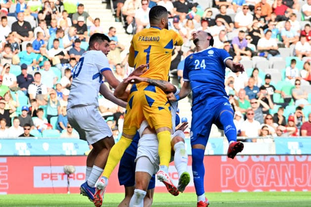 Sport Bilder des Tages LJUBLJANA, SLOVENIA - JUNE 04: Fabiano of Cyprus (C) in action against David Brekalo of Slovenia (2R) during the International men’s football Friendly match between Slovenia and Cyprus at Stadium Stozice, Ljubljana on June 04, 2026 in Ljubljana, Slovenia. (Photo by Igor Kupljenik Sports Press Photo).  Copyright: xIgorxKupljenikx xSPPx Sportspressphoto_SPR160721