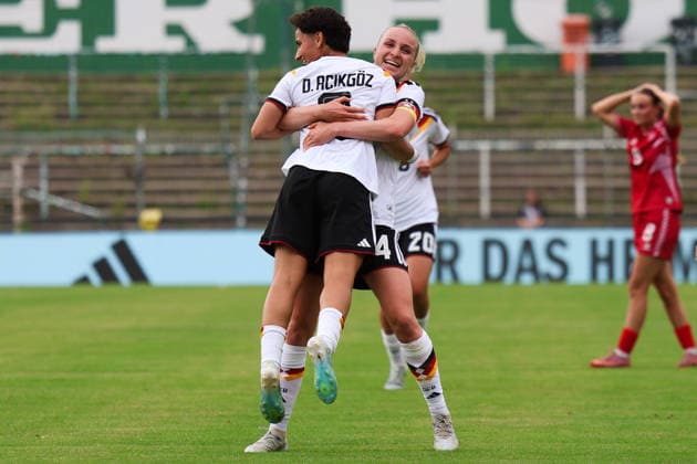 Deutschland: U23 Frauen Freundschaftsspiel 2025 - 2026, Deutschland U23 gegen Dänemark U23, Alfred-Kunze-Sportpark (Leipzig): Tor und Jubel von Dilara Acikgöz (Deutschland U23 Frauen, 3) zum 2:0 Copyright: xLucasxWalterx