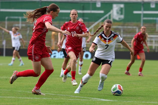 Deutschland: U23 Frauen Freundschaftsspiel 2025 - 2026, Deutschland U23 gegen Dänemark U23, Alfred-Kunze-Sportpark (Leipzig): Sarah Mattner (Deutschland U23 Frauen, 7) am Ball Copyright: xLucasxWalterx