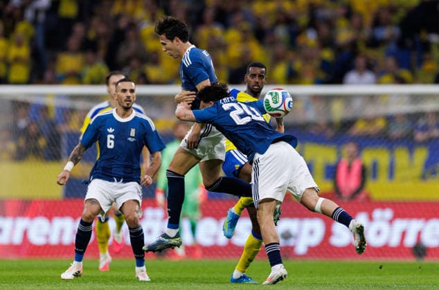 260604 Alexander Isak of Sweden and Christos Zafeiris of Greece during the International Friendly, Länderspiel, Nationalmannschaft football match between Sweden and Greece on June 4, 2026 in Stockholm. Photo: Maxim Thore BILDBYRAN kod MT JM0822 bbeng fotboll football soccer fotball träningslandskamp international friendly sverige sweden sverige a grekland greece Copyright: MAXIMxTHORE BB260604MT026