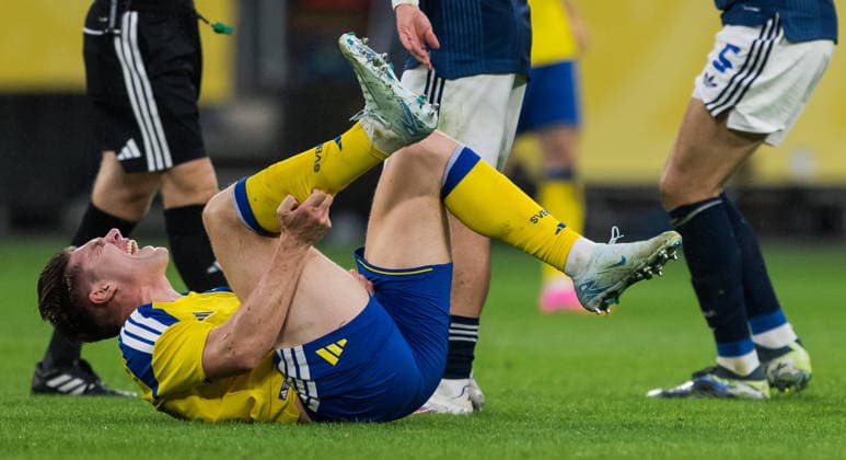 260604 Viktor Gyökeres of Sweden in pain during the International Friendly, Länderspiel, Nationalmannschaft football match between Sweden and Greece on June 4, 2026 in Stockholm. Photo: Johanna Säll BILDBYRAN kod JL JM0822 bbeng fotboll football soccer fotball träningslandskamp international friendly sverige sweden sverige a grekland greece Copyright: JOHANNAxSÄLL BB260604BB501