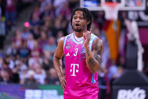 04.06.2026, xydrx, Basketball, easyCredit Basketball Bundesliga, Playoffs, Halbfinale Spiel 3, Telekom Baskets Bonn - FC Bayern München Basketball, Telekom Dome Bonn: Zachery Cooks (Telekom Baskets Bonn, 3) gestikulierend Copyright: HMBxMedia YannisxDreimann