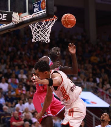 Oscar da Silva (Bayern) gegen Kur Jongkuch (Bonn), Bonn, Deutschland, 04.06.2026, Basketball Bundesliga, 3. Halbfinale, Telekom Baskets Bonn vs FC Bayern München Basketball.