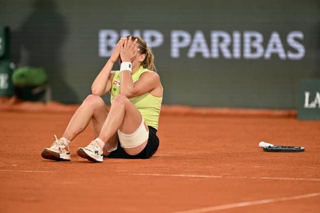 Sport Bilder des Tages 2026 French Open (Roland-Garros) - Day 12 PARIS, FRANCE - JUNE 4: Maja Chwalinska of Poland celebrates after winning against Diana Shnaider (not seen) during their Women s Singles semi-final match on Day Twelve of the 2026 French Open at Roland Garros in Paris, France on June 4, 2026. Mustafa Yalcin Anadolu Paris France. Editorial use only. Please get in touch for any other usage.  Copyright: x2026xAnadoluxMustafaxYalcinx