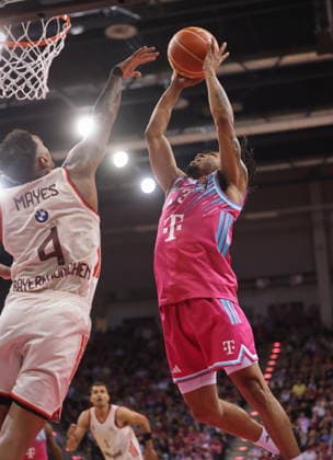 Zachery Cooks Telekom Baskets Bonn vs. FC Bayern München (Muenchen) Basketball Playoffs Halbfinale Spiel 3 - Saison 2025 26